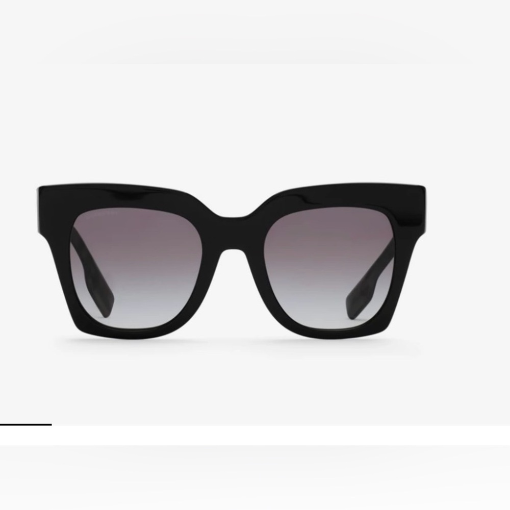 NWT&Box Burberry Black Sunglasses w/ traditional check pattern on the sides